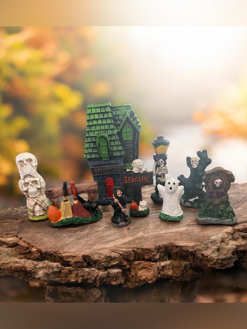 Halloween Miniature Figurine Set - Green Haunted House & Assorted Figurines
